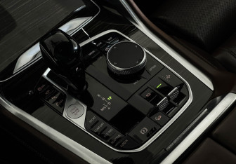 Подержанный автомобиль BMW X6 2020 года (19 фото)