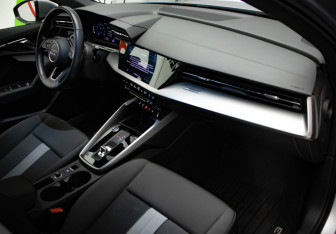Подержанный автомобиль Audi A3 Hatchback 2021 года (22 фото)