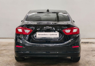 Подержанный автомобиль Chevrolet Cruze Sedan 2017 года (6 фото)