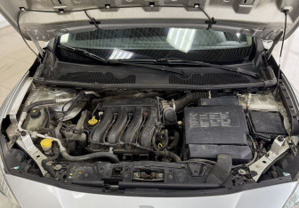 Подержанный автомобиль Renault Fluence 2010 года (20 фото)