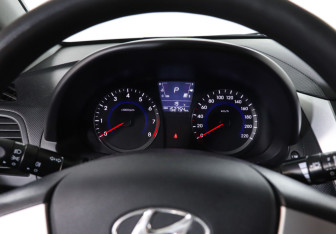 Подержанный автомобиль Hyundai Solaris Sedan 2014 года (11 фото)