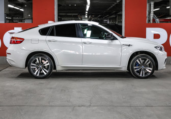 Подержанный автомобиль BMW X6 M 2012 года (4 фото)