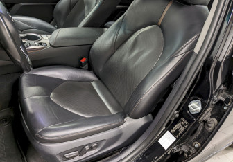 Подержанный автомобиль Toyota Camry Sedan 2019 года (14 фото)