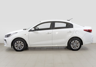 Подержанный автомобиль Kia Rio Sedan 2020 года (8 фото)