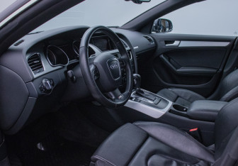 Подержанный автомобиль Audi A5 Liftback 2011 года (10 фото)