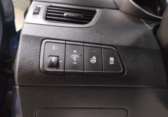 Подержанный автомобиль Hyundai Elantra Sedan 2012 года (18 фото)