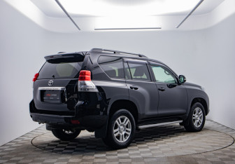 Подержанный автомобиль Toyota Land Cruiser Prado 2013 года (5 фото)