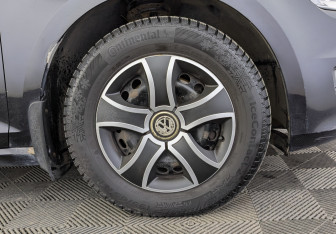 Подержанный автомобиль Volkswagen Golf Hatchback 2013 года (12 фото)