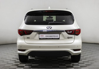 Подержанный автомобиль Infiniti QX60 2019 года (6 фото)