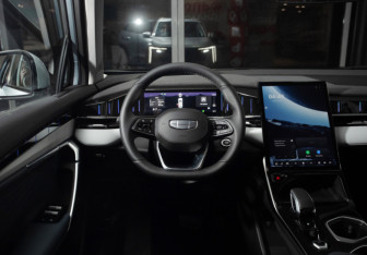 Новый Geely Atlas 2025 (16 фото)