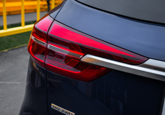 Подержанный автомобиль Hongqi HS5 2024 года (16 фото)