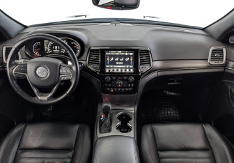 Подержанный автомобиль Jeep Grand Cherokee 2021 года (14 фото)