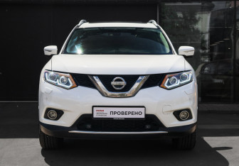 Подержанный автомобиль Nissan X-Trail 2015 года (2 фото)