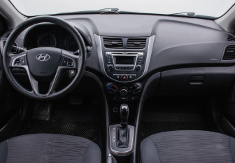 Подержанный автомобиль Hyundai Solaris Sedan 2015 года (13 фото)