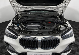 Подержанный автомобиль BMW X1 2019 года (10 фото)