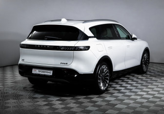 Подержанный автомобиль Voyah Free 2022 года (5 фото)