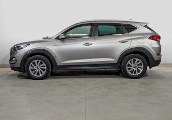 Подержанный автомобиль Hyundai Tucson 2016 года (8 фото)