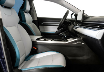 Подержанный автомобиль Geely Emgrand 2023 года (6 фото)