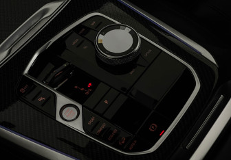 Подержанный автомобиль BMW X5 2023 года (19 фото)