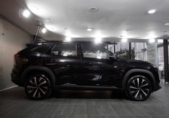 Новый Geely Atlas 2025 (4 фото)