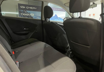 Подержанный автомобиль Nissan Almera Sedan 2016 года (13 фото)