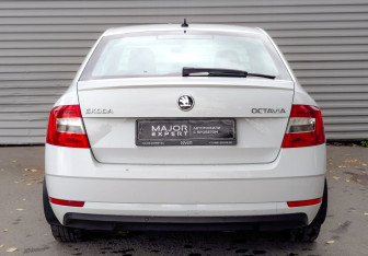 Подержанный автомобиль Skoda Octavia Liftback 2019 года (6 фото)