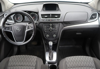 Подержанный автомобиль Opel Mokka 2014 года (12 фото)
