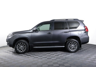 Подержанный автомобиль Toyota Land Cruiser Prado 2018 года (3 фото)