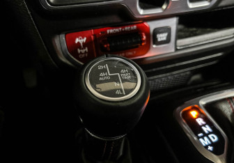 Подержанный автомобиль Jeep Wrangler 2018 года (16 фото)