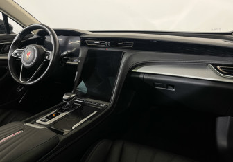 Подержанный автомобиль Hongqi H5 2023 года (9 фото)