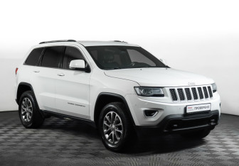 Подержанный автомобиль Jeep Grand Cherokee 2016 года (3 фото)