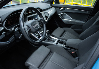 Подержанный автомобиль Audi Q3 2019 года (14 фото)