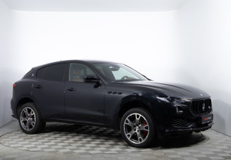 Подержанный автомобиль Maserati Levante 2017 года (3 фото)