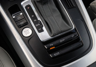 Подержанный автомобиль Audi Q5 2014 года (18 фото)