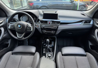 Подержанный автомобиль BMW X1 2021 года (9 фото)
