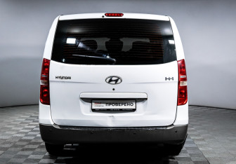 Подержанный автомобиль Hyundai H-1 2012 года (6 фото)