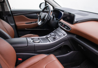 Подержанный автомобиль Hyundai Santa Fe 2021 года (9 фото)