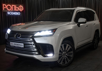 Подержанный автомобиль Lexus LX 2022 года (25 фото)