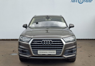Подержанный автомобиль Audi Q7 2015 года (2 фото)