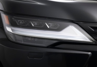 Подержанный автомобиль Lexus LX 2025 года (37 фото)