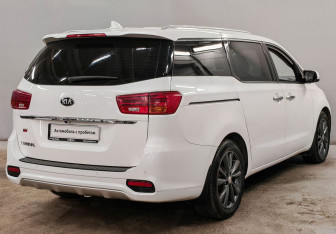 Подержанный автомобиль Kia Carnival 2018 года (5 фото)