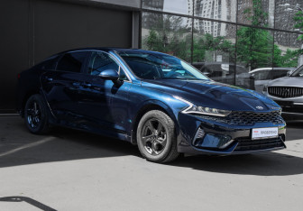 Подержанный автомобиль Kia K5 2021 года (3 фото)