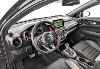 Подержанный автомобиль Kia Cerato Sedan 2021 года (16 фото)