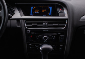 Подержанный автомобиль Audi A4 Sedan 2014 года (14 фото)