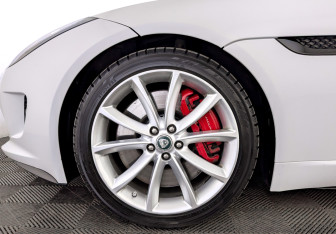 Подержанный автомобиль Jaguar F-Type Coupe 2016 года (16 фото)