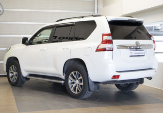 Подержанный автомобиль Toyota Land Cruiser Prado 2016 года (6 фото)