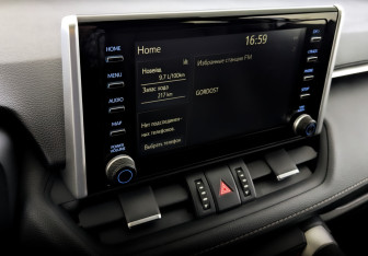 Подержанный автомобиль Toyota RAV4 2021 года (26 фото)