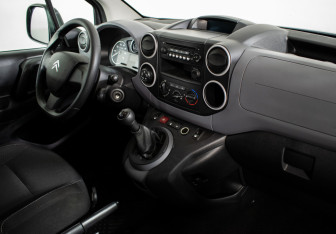Подержанный автомобиль Citroen Berlingo 2022 года (11 фото)