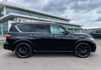 Подержанный автомобиль Infiniti QX56 2013 года (4 фото)