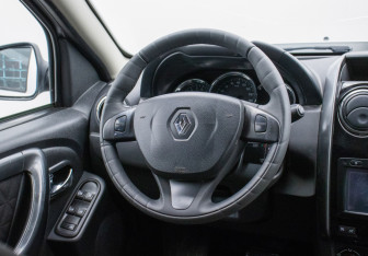 Подержанный автомобиль Renault Duster 2018 года (14 фото)